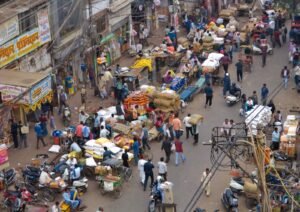 The busy street of Khari Baoli, By Mohsin Javed (1)